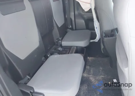 2019 Toyota Tacoma Sr V6 z USA, uszkodzony, nr VIN 5TFSZ5AN1KX170139